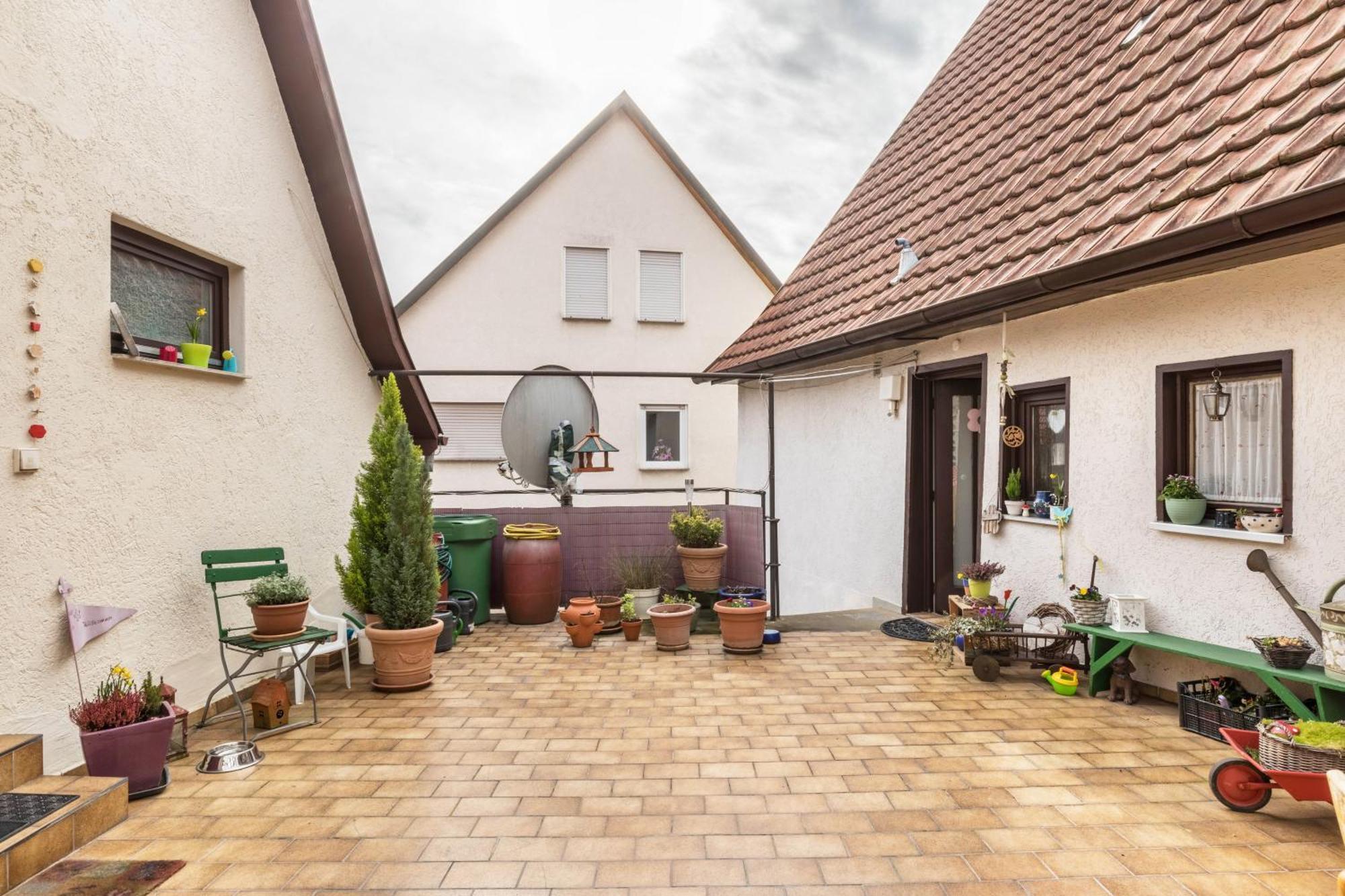 Apartmenthaus Ferienwohnungen Sila Weinstadt Kültér fotó