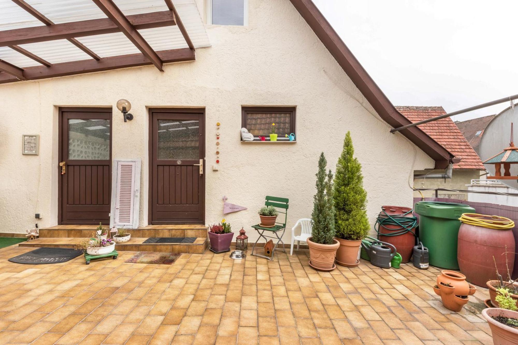 Apartmenthaus Ferienwohnungen Sila Weinstadt Kültér fotó