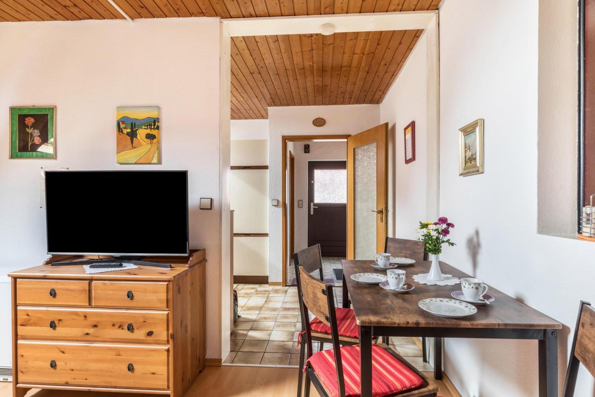 Apartmenthaus Ferienwohnungen Sila Weinstadt Kültér fotó