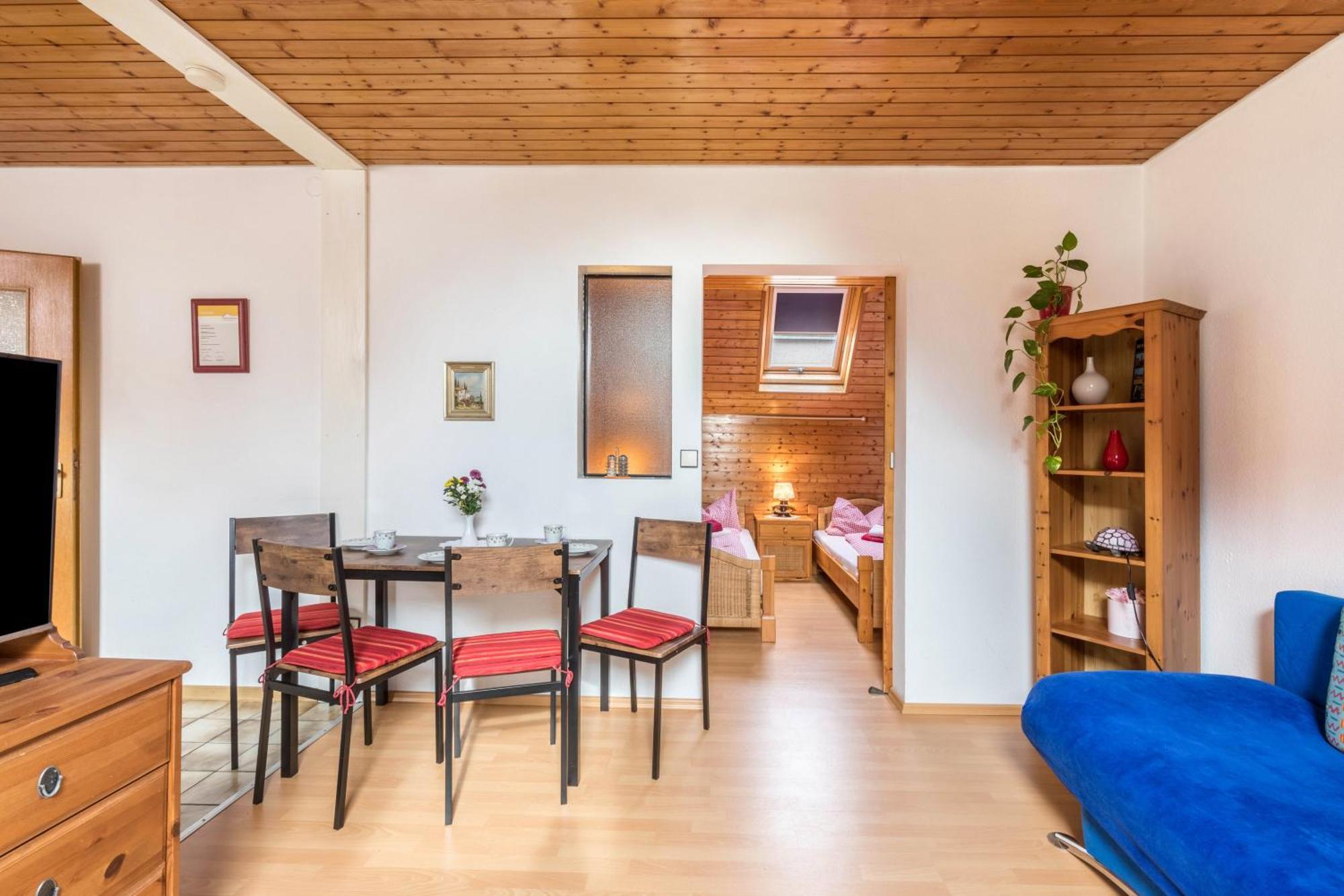 Apartmenthaus Ferienwohnungen Sila Weinstadt Kültér fotó