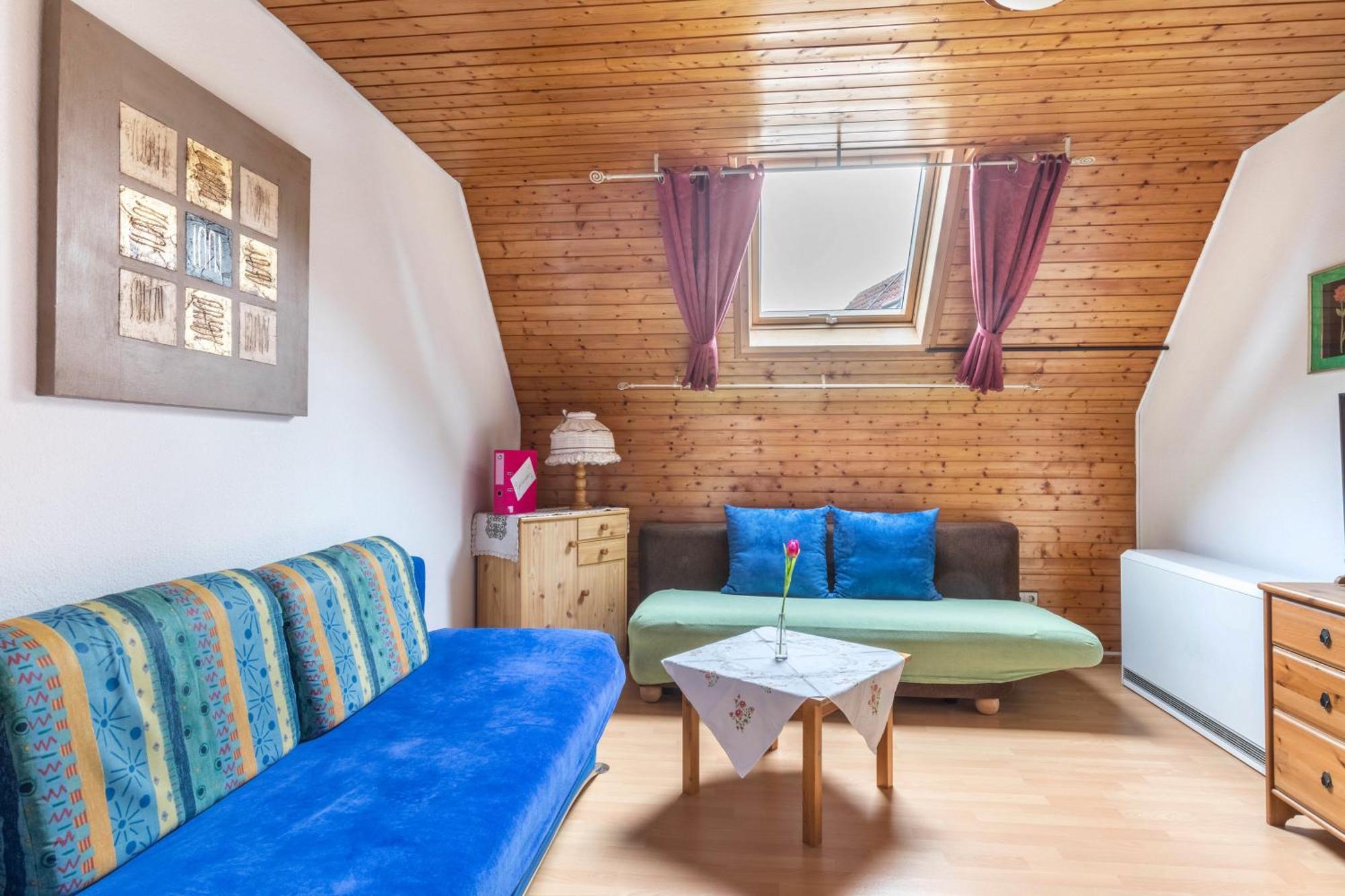 Apartmenthaus Ferienwohnungen Sila Weinstadt Kültér fotó