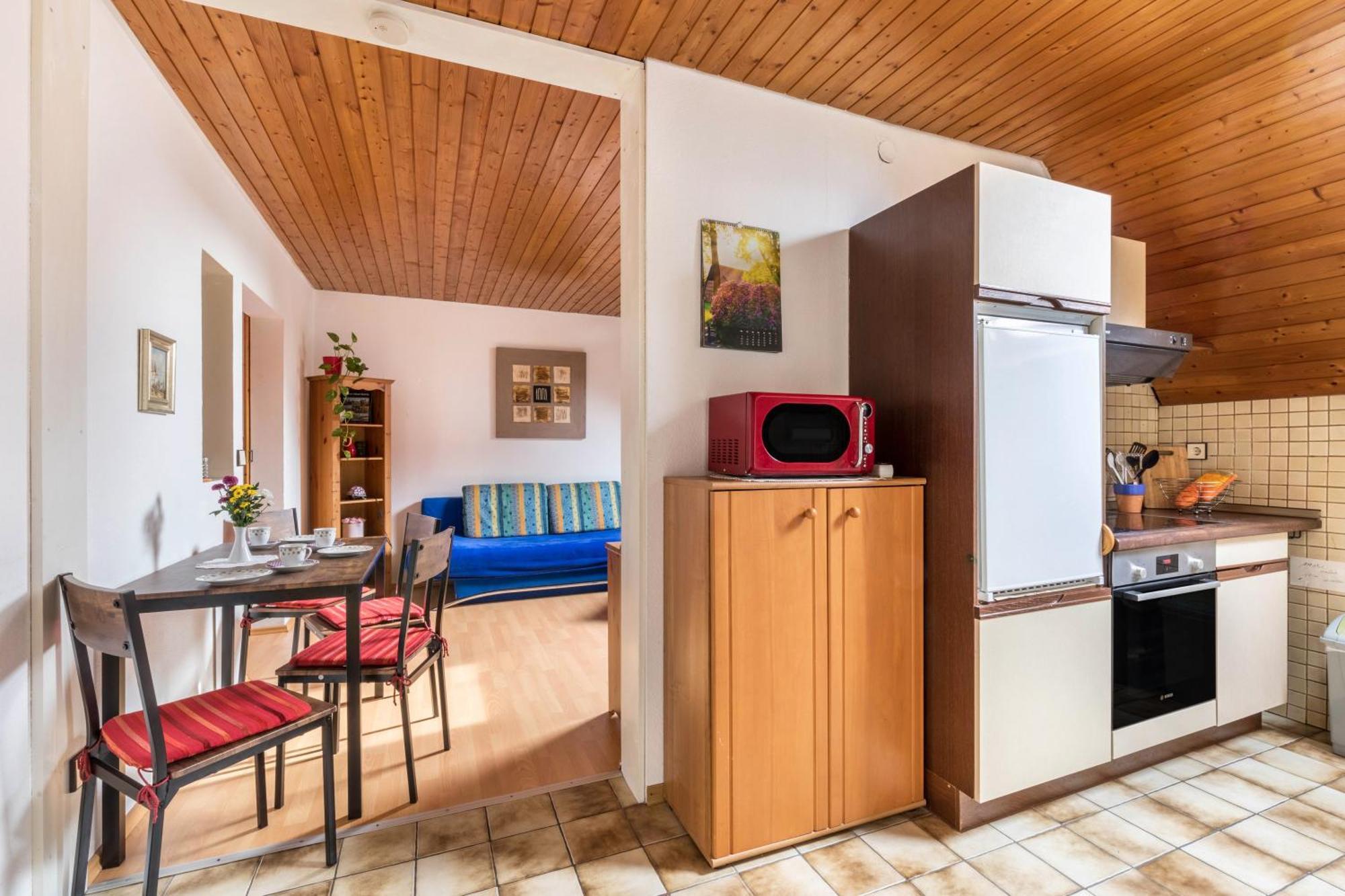 Apartmenthaus Ferienwohnungen Sila Weinstadt Kültér fotó